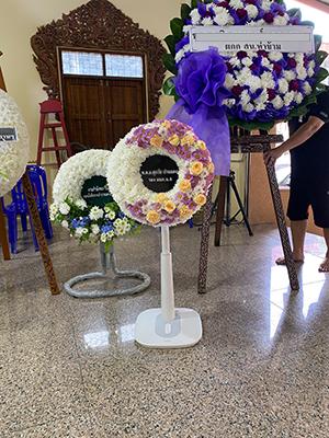 ภาพที่ศาลาวัดบางกระดี่เป็นงานพวงหรีดพัดลมดอกไม้สด