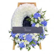 ธารา 9012 พวงหรีดดอกไม้สด