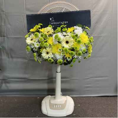 พัดลม 16 นิ้ว 2091 เป็นพวงหรีดพัดลมดอกไม้สดโทนสีเขียวเหลือง