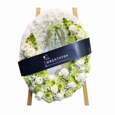 ธารา 9332 พวงหรีดดอกไม้สดโทนสีขาวเขียว