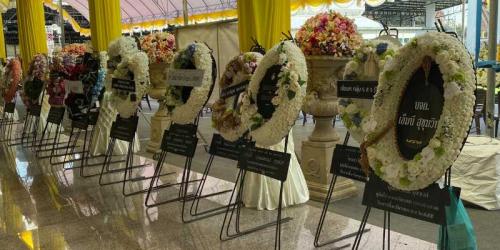 ไขข้อข้องใจ : พวงหรีดกับพวงมาลาต่างกันอย่างไร?