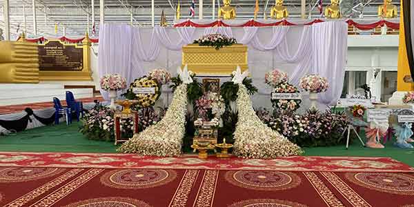 ดอกไม้งานศพจัดสวน