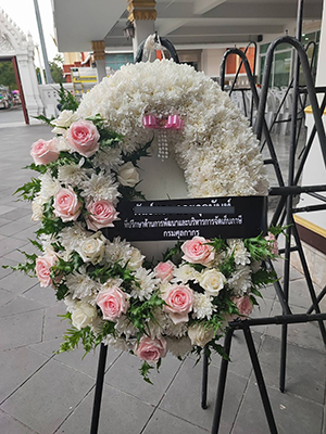 ภาพดอกไม้สดในวัด