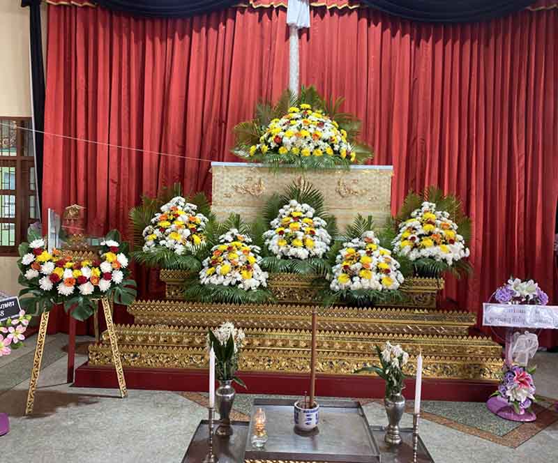 แบบ7 จำนวน 5 กอ ดอกไม้งานศพหน้าโลง