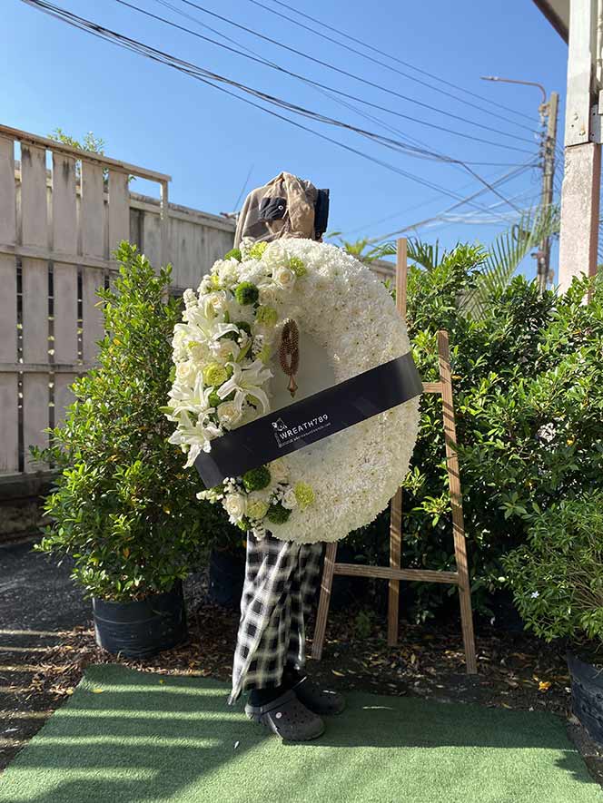 พวงหรีดดอกไม้สดราคา 1200 - 1600 ธารา 9248