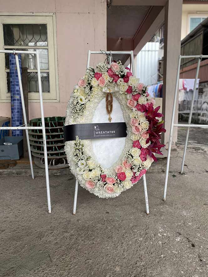 พวงหรีดดอกไม้สดราคา 2500 ธารา 9257 ส่งฟรี