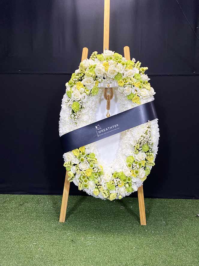 รหัส ธารา 9258 พวงหรีดดอกไม้สดหรูหรา 2,500 บาท