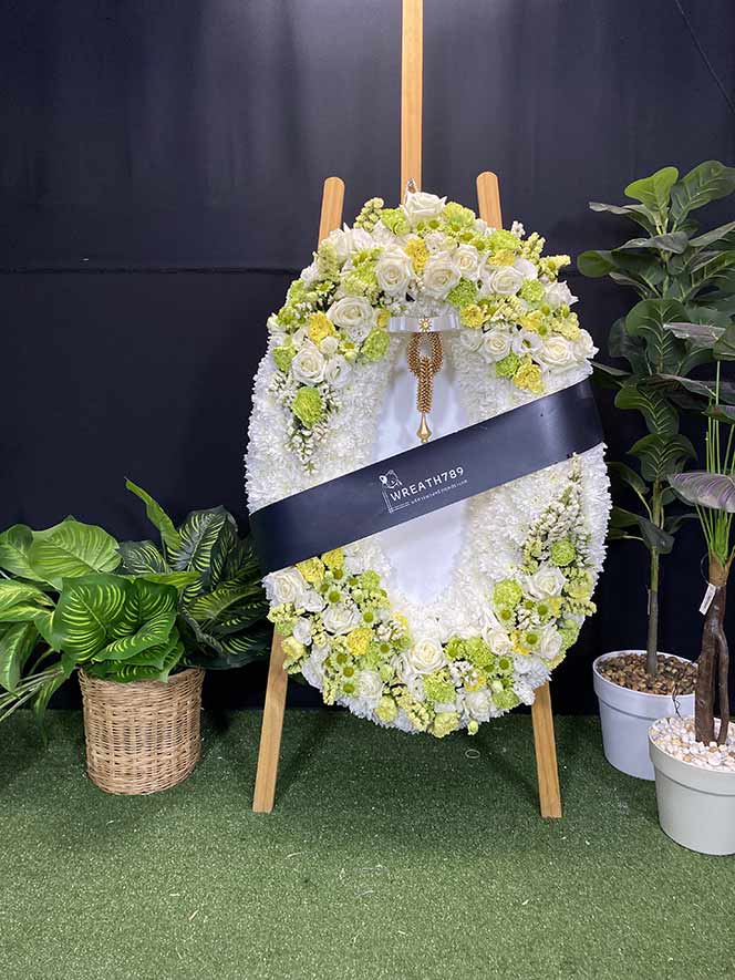 รหัส ธารา 9258 พวงหรีดดอกไม้สดหรูหรา 2,500 บาท