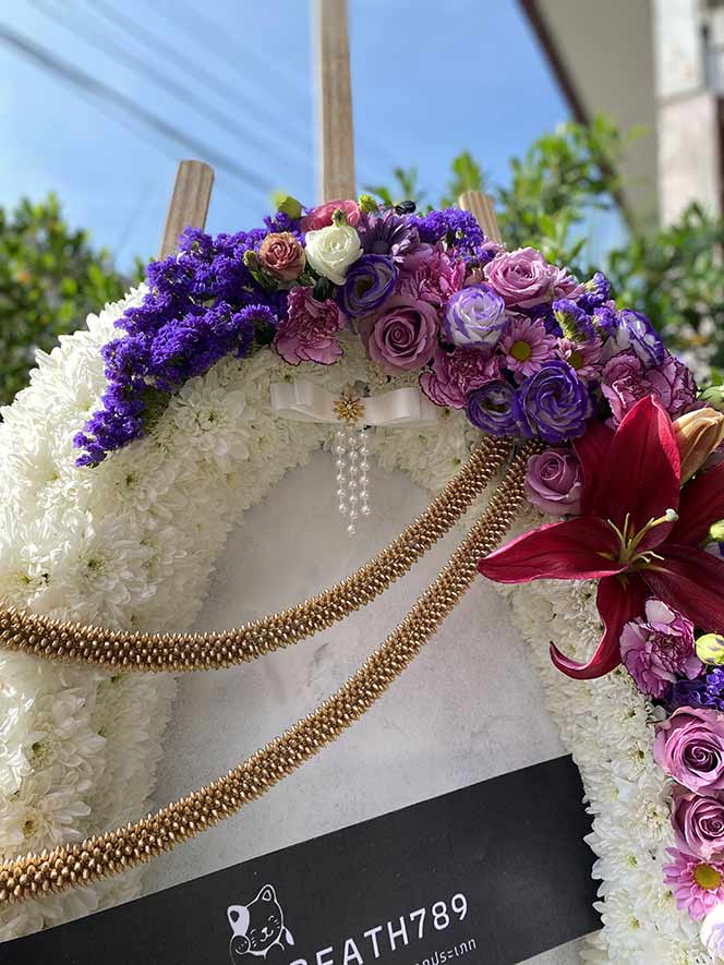 ธารา 9259 พวงหรีดดอกไม้สดหรูหรา 2800 บาท