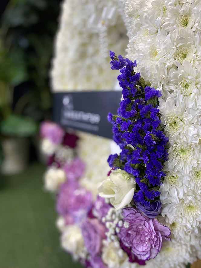 ราคาถูก ส่งฟรี พวงหรีดดอกไม้สด ธารา 9251