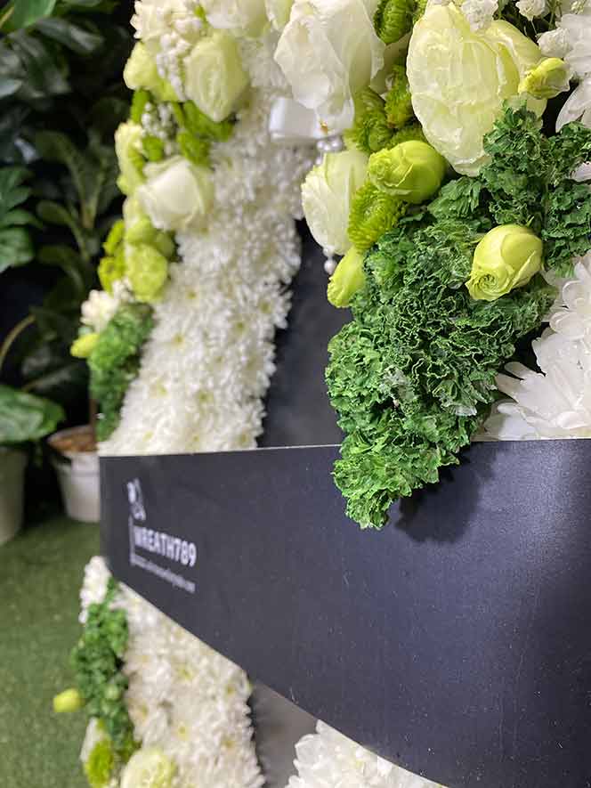 พวงหรีดสวยหรูดอกไม้สด ธารา 9262