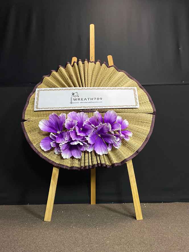 เสื่อบุญ 822 ภาพมุมเงยเห็นดอกไม้