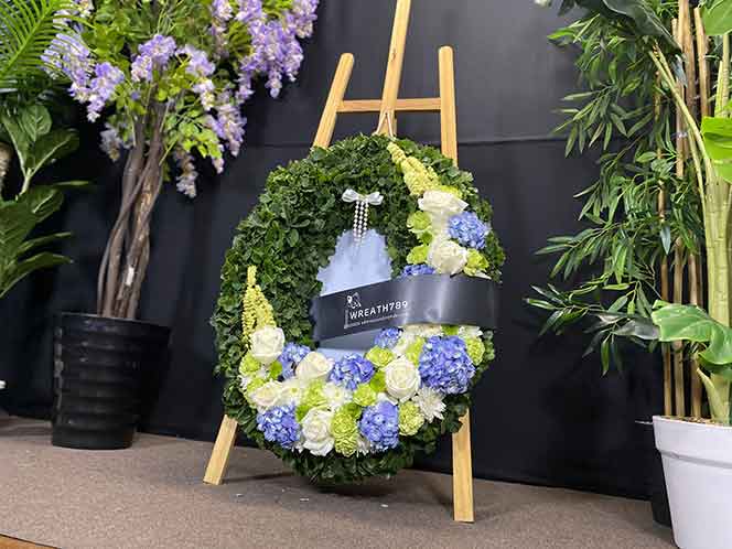 ธารา 9229 ถ่ายมุมเงยให้เห็นการจัดเต็มแนว