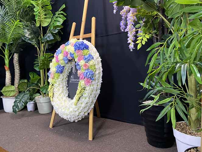 ธารา 9233 พวงหรีดดอกไม้สด wreath789