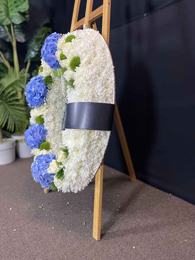 ธารา 14c ภาพใกล้ ๆ เห็นดอกไม้ชัดเจน