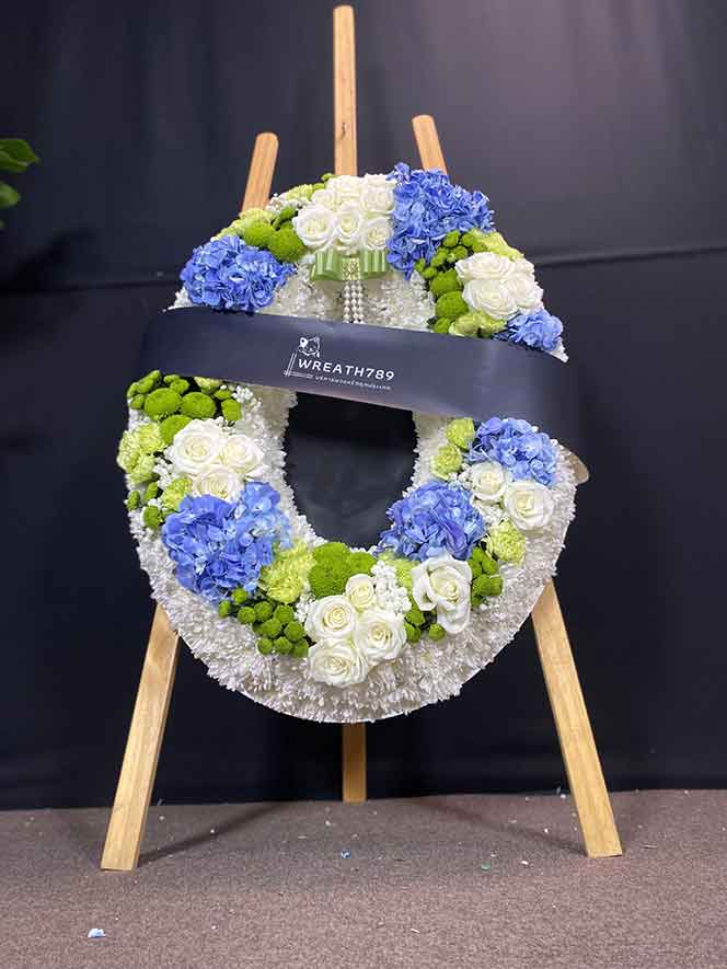 ธารา 9402 ภาพมุมเงยเห็นดอกไม้แน่นช่วงล่าง