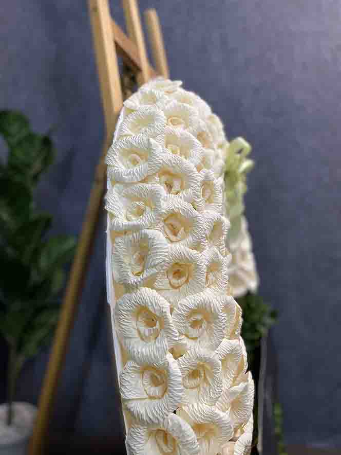 สายหมอก 9706 พวงหรีดดอกไม้จันทน์วงรีภาพที่1