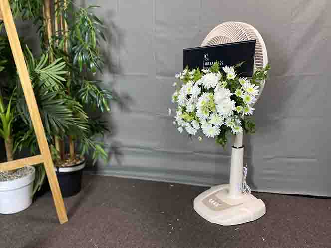 พัดลม 16 นิ้ว 64w แบบปักดอกไม้ถ่ายด้านข้าง