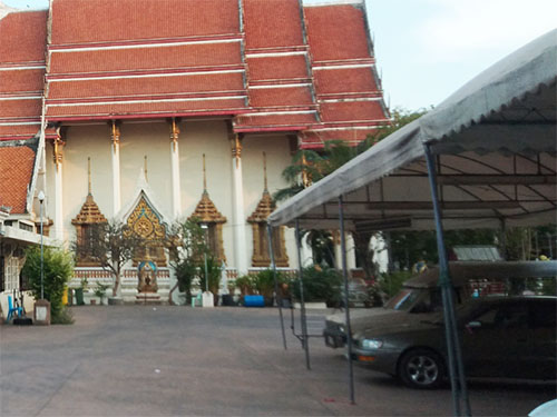 ที่จอดรถวัดพระไกรสีห์