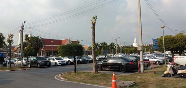 ลานจอดรถวัดพระศรีฯ บางเขน