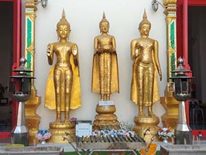 บริเวณรอบวัดแก้วฟ้าจุฬามณี