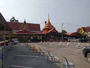 บริเวณรอบวัดแก้วฟ้าจุฬามณี