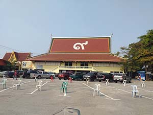 บริเวณรอบวัดแก้วฟ้าจุฬามณี