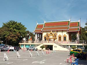บริเวณรอบวัดแก้วฟ้าจุฬามณี