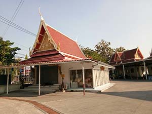 บริเวณทำบุณวัดเจ้าอาม