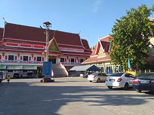 บริเวณทำบุณวัดลาดบัวขาว
