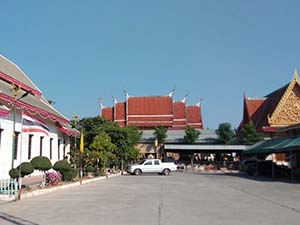 บริเวณทำบุณวัดลาดบัวขาว