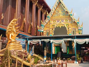 บริเวณทำบุณวัดลาดปลาเค้า
