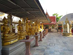 บริเวณทำบุณวัดนิมมานรดี