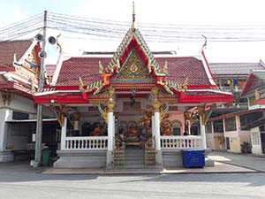 บริเวณทำบุณวัดศาลาแดง