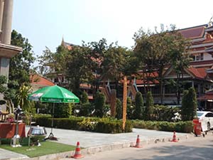 บริเวณทำบุณวัดสุทธิวราราม