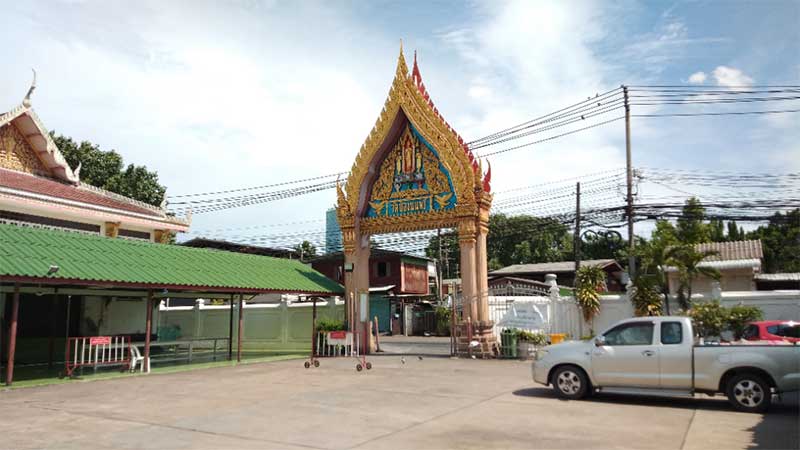 ลานจอดรถ ทางเข้าวัดช่องนนทรี