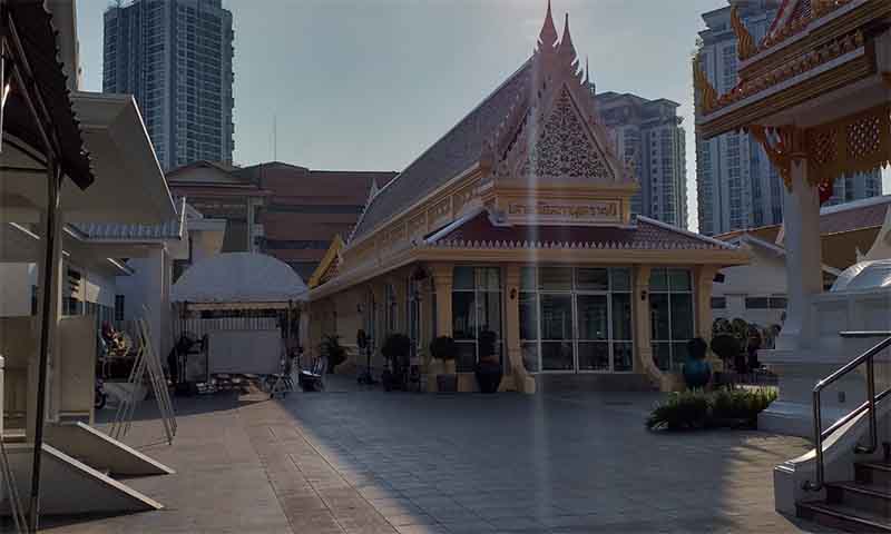เปิดประวัติ วัดธาตุทอง พระอารามหลวงที่คนไทยรู้จักกันทั่วบ้านทั่วเมือง