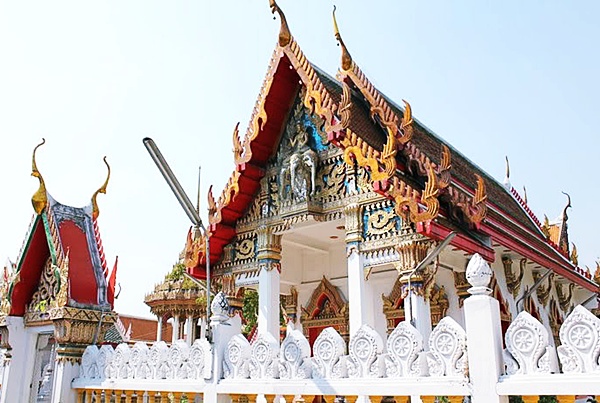 วัดลาดบัวขาว บางคอแหลม